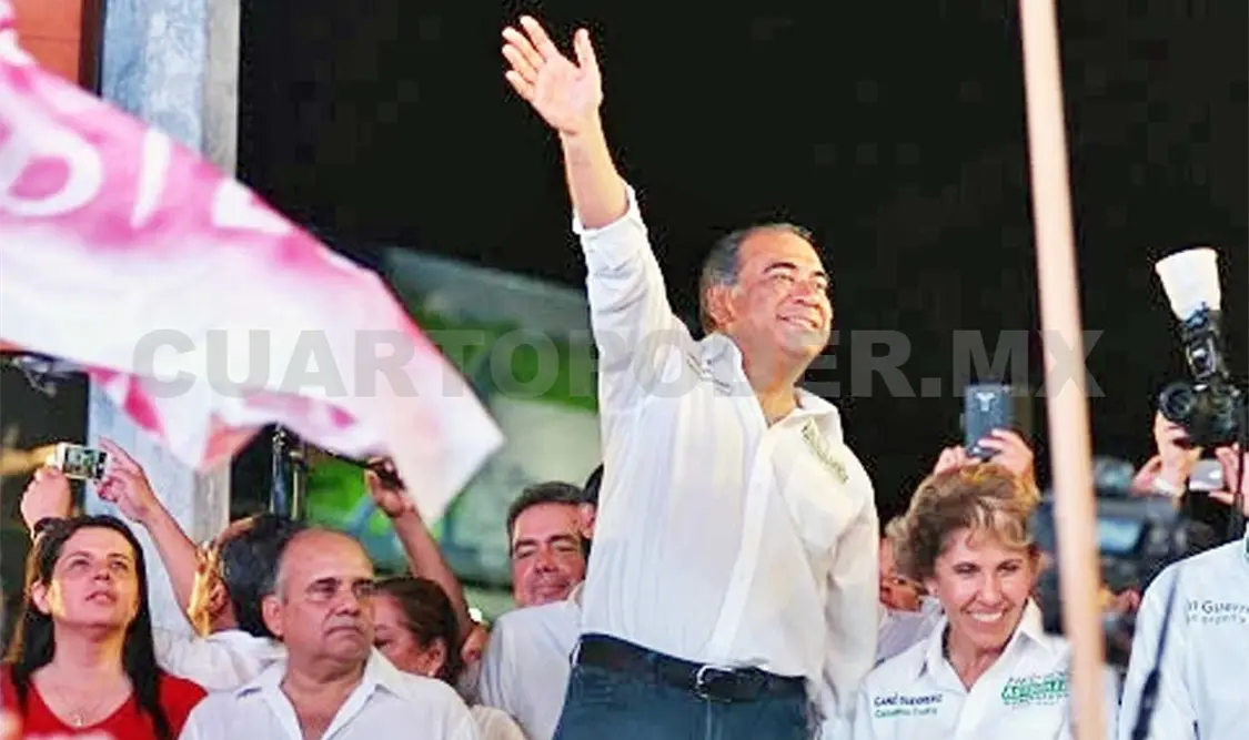 Recibe constancia de gobernador Astudillo