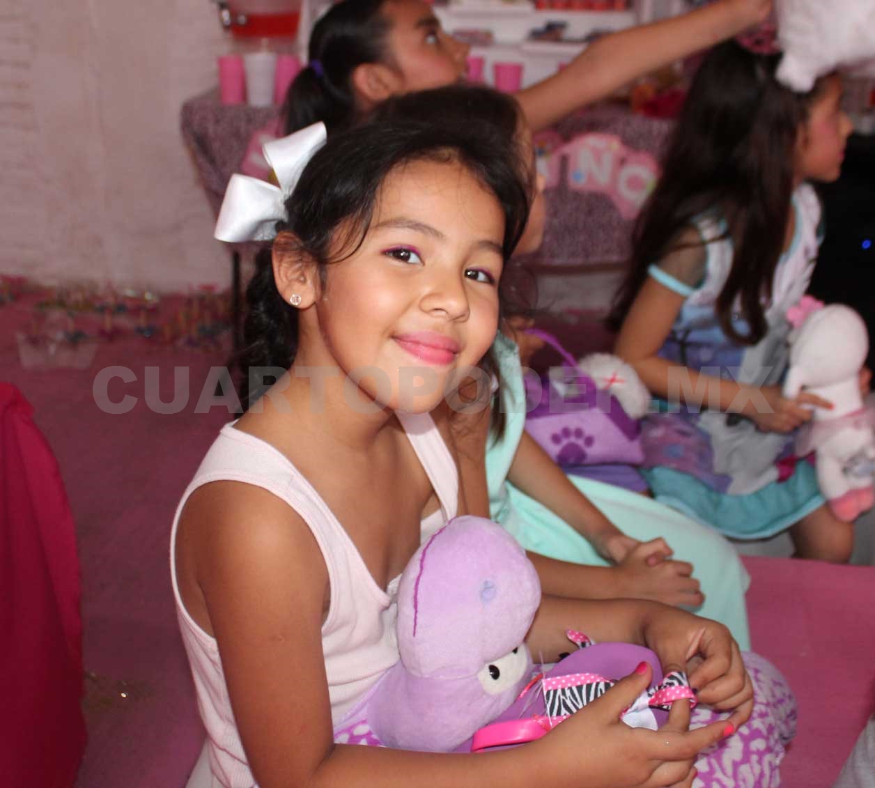 Valeria celebró con sus amiguitas