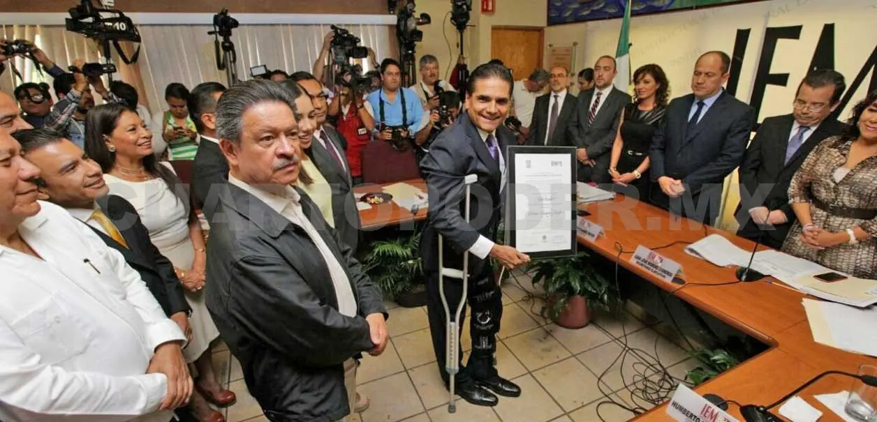 Entregan constancias a ganadores