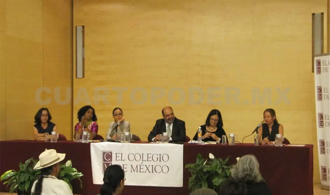 Presentan libro sobre la partería