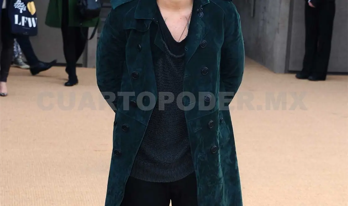 Harry Styles pasa la noche con modelo