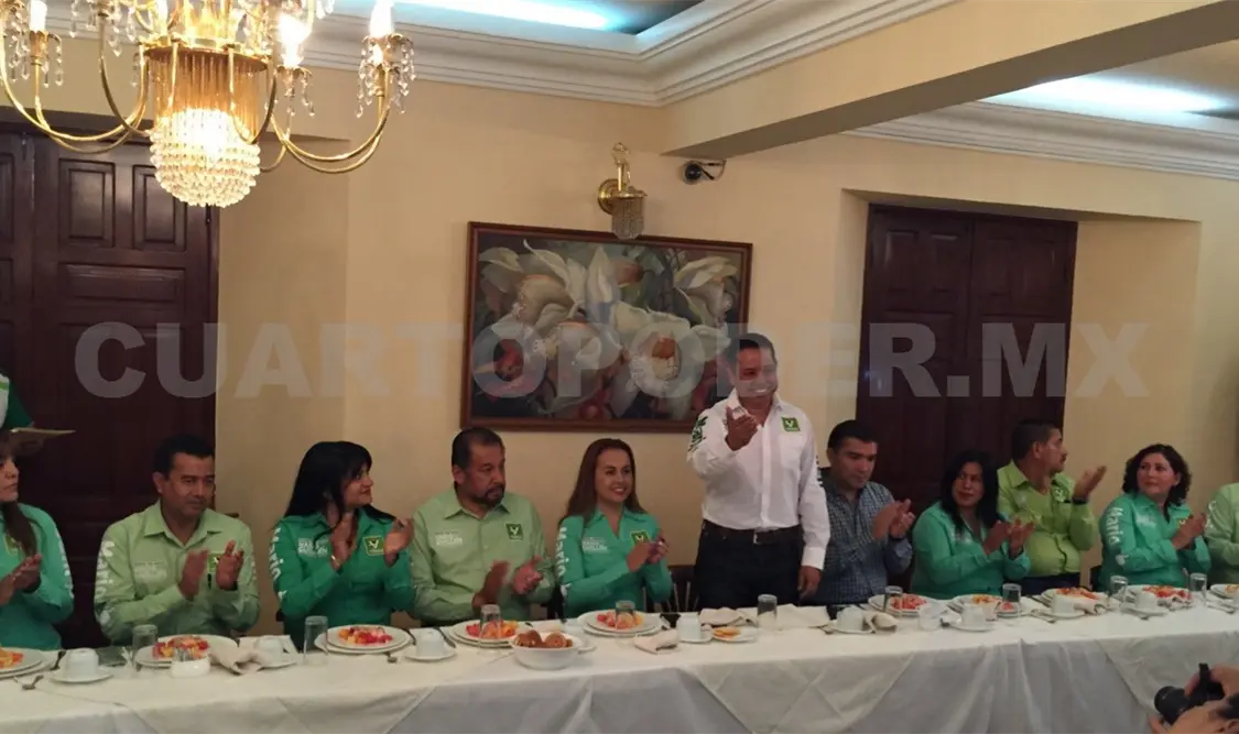 Presenta Mario Guillén planilla representativa