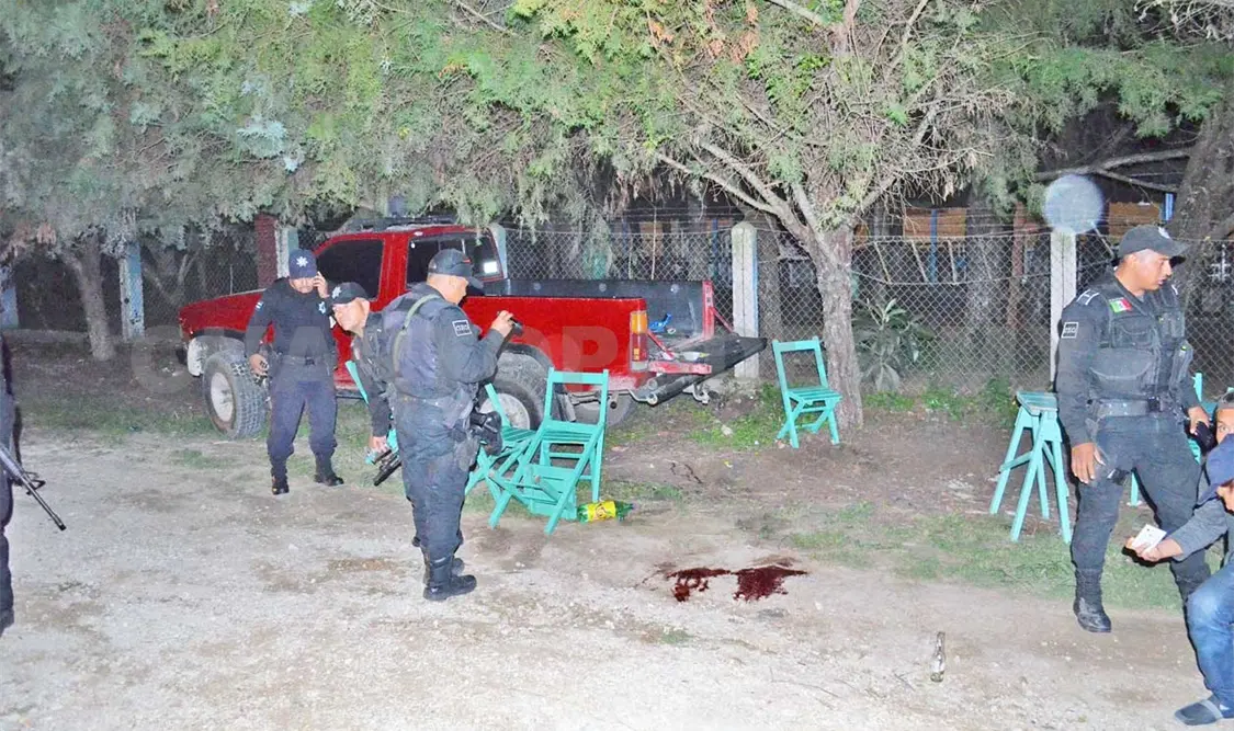 Balean a padrino de bautizo; está grave