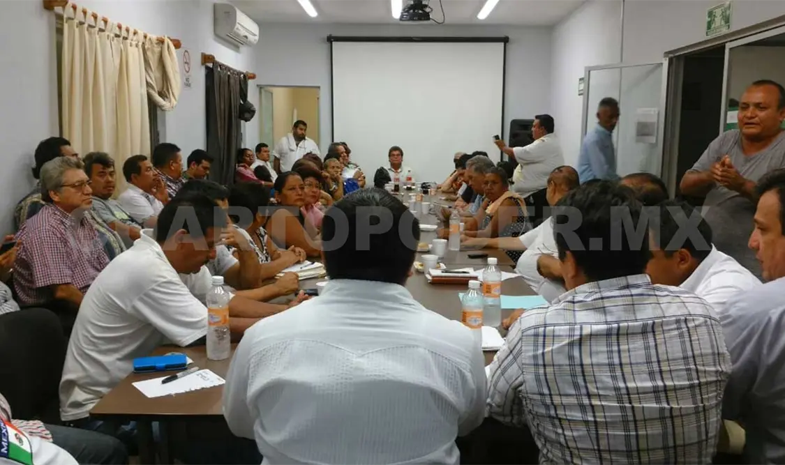 Sostienen reunión con locatarios en Tapachula