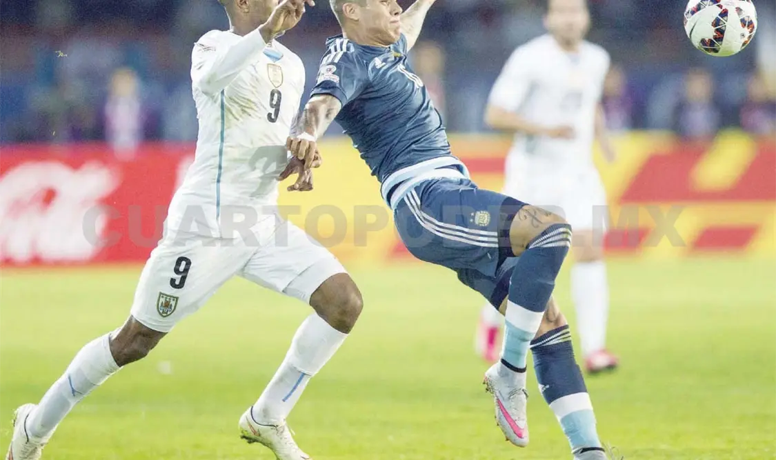 Argentina derrota 1-0 a Uruguay