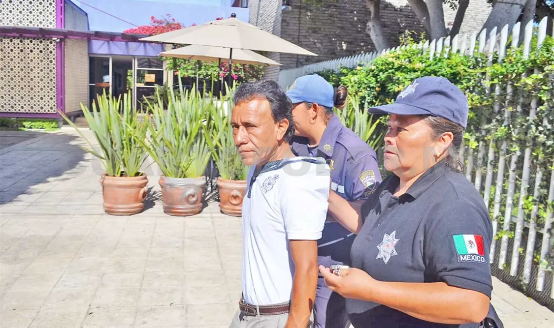 Policías detienen a escurridizo ladrón