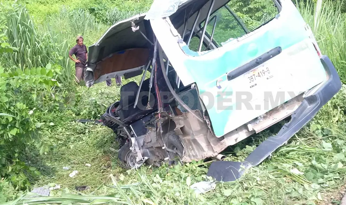 Colectivo se parte en dos