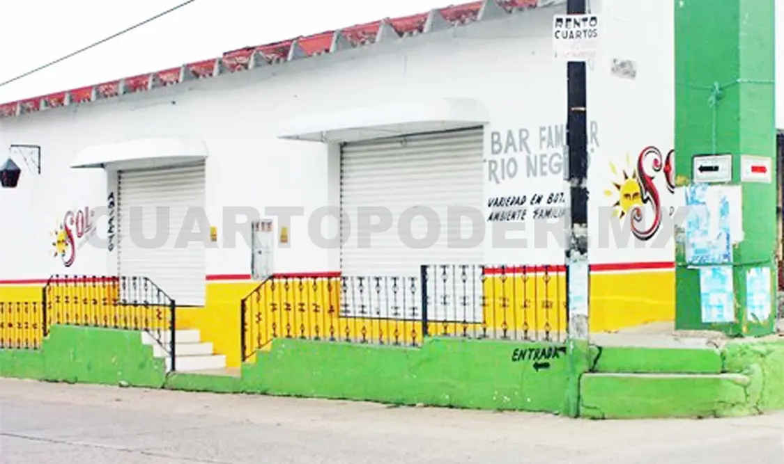 Hurtan rockola, dinero y comida en una cantina