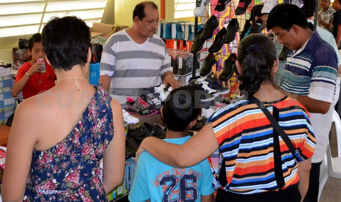 Debido a los festejos se prevé gran beneficio a los comerciantes por el incremento de ventas. CP