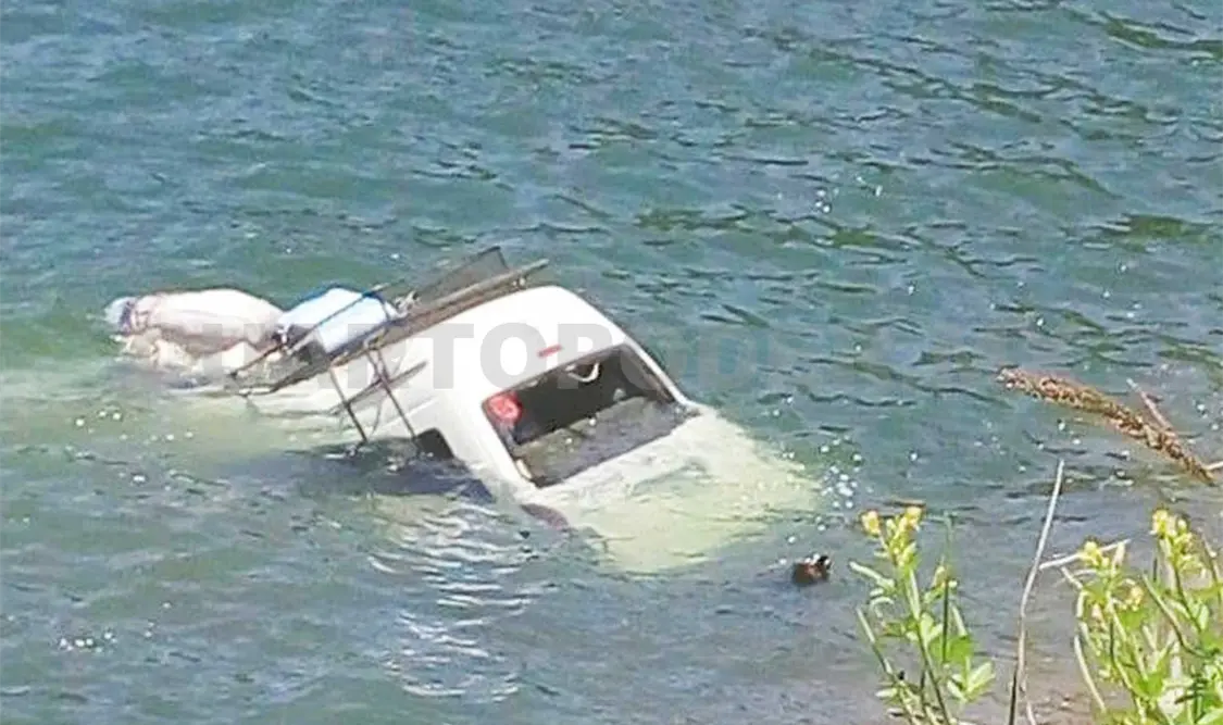 Cae Urvan a río