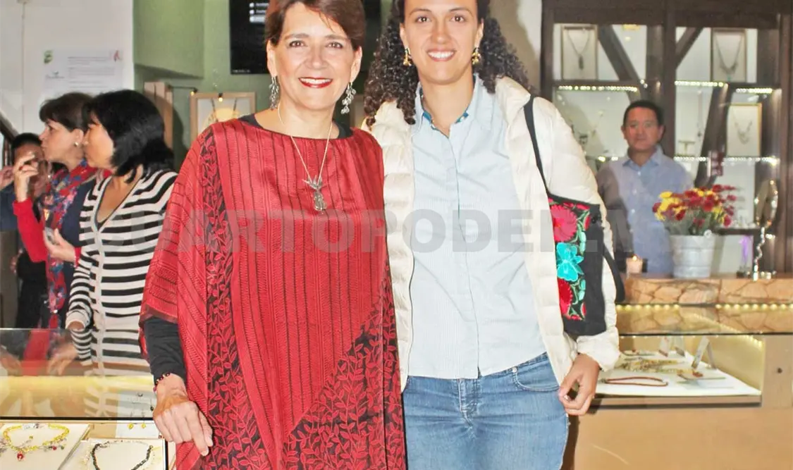 Presentan colección Sinfonía del Bosque