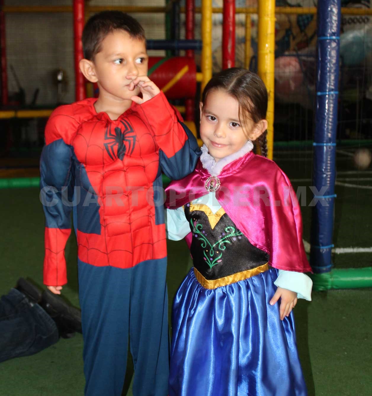 Hermanitos celebraron juntos un año más