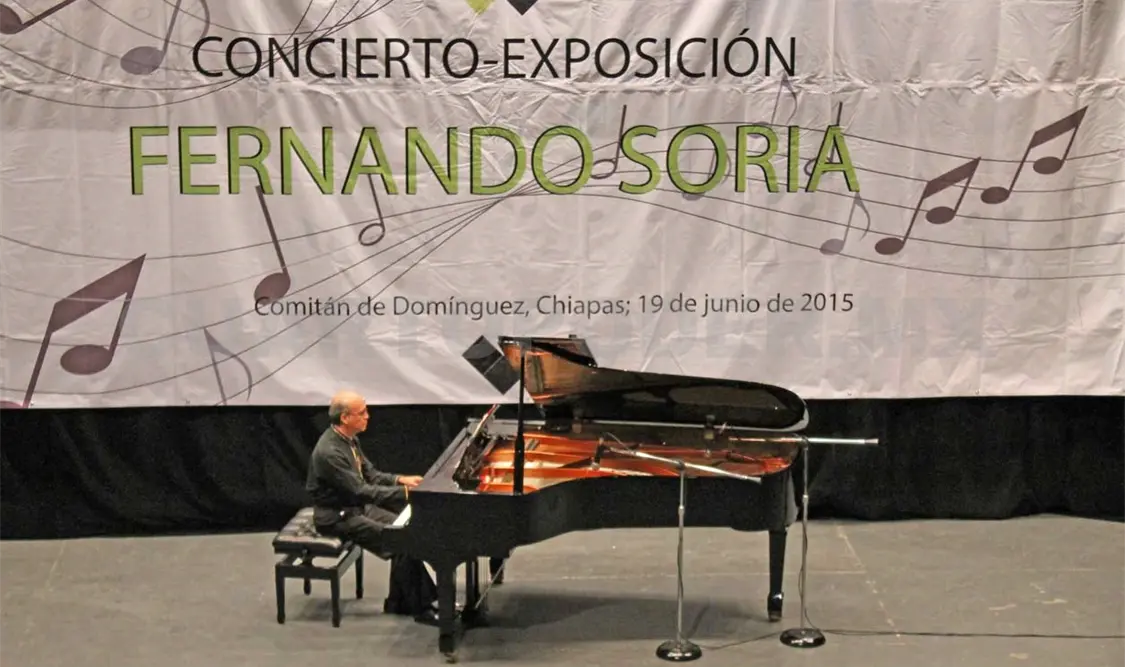 El pianista y docente Douglas Bringas Valdez