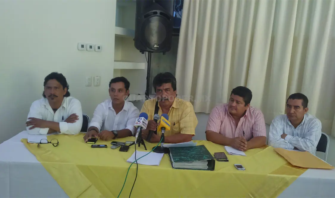 Integrantes del Frente de Izquierda Tuchtlan. Jonathan Cervantes / CP