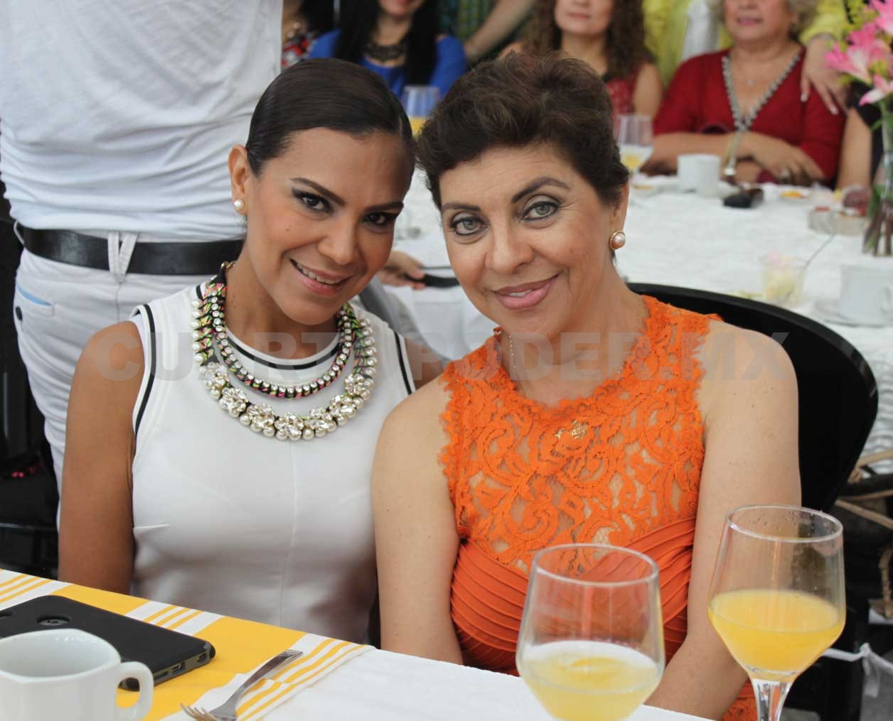 Ameno festejo para Gladys Zuarth