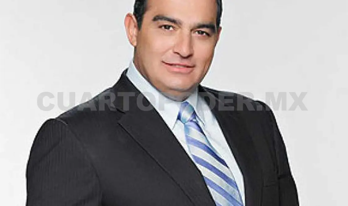 Omar Fierro al parecer anda de romance