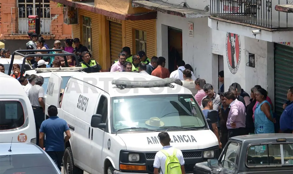 Policías investigan la muerte de un hombre en el Estado de México, el cual fue descalabrado.
