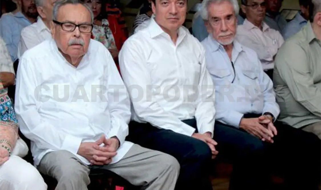 Presentan libro de Arturo Solís