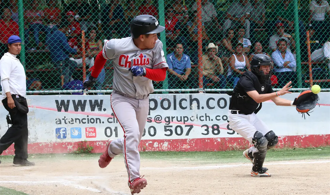 Este encuentro se llevó en el Campo de Pelota del parque Recreativo Caña Hueca. Alejandro Aguilar / CP