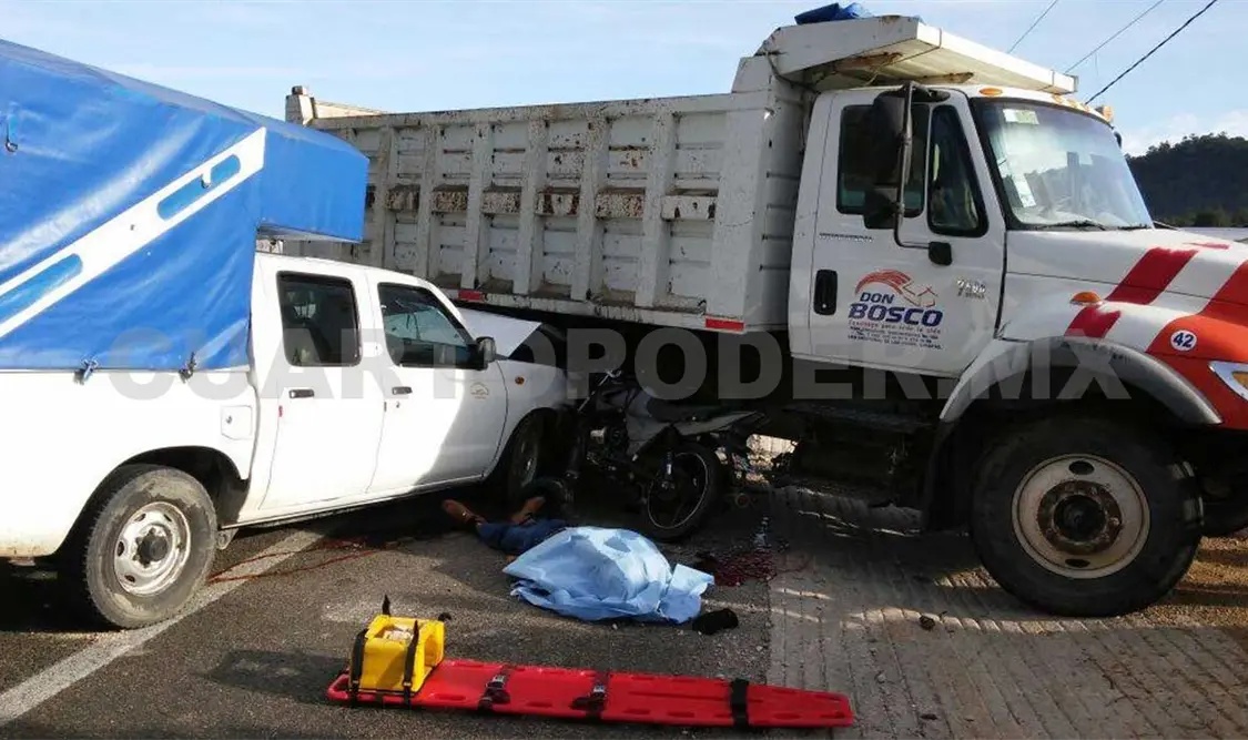 Muere motociclista en carambolazo