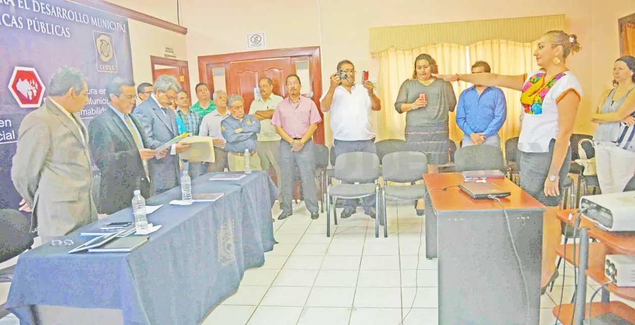 Otorgan primera mención honorífica al sistema a distancia