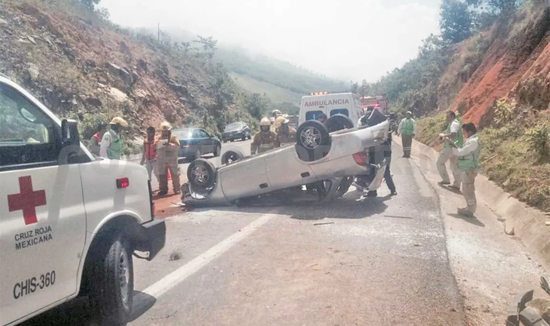 Aparatoso accidente deja un lesionado