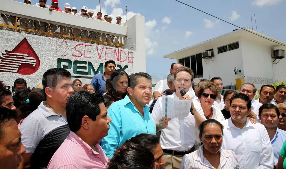 Exige MVC cumplir plazo de reubicación de Pemex
