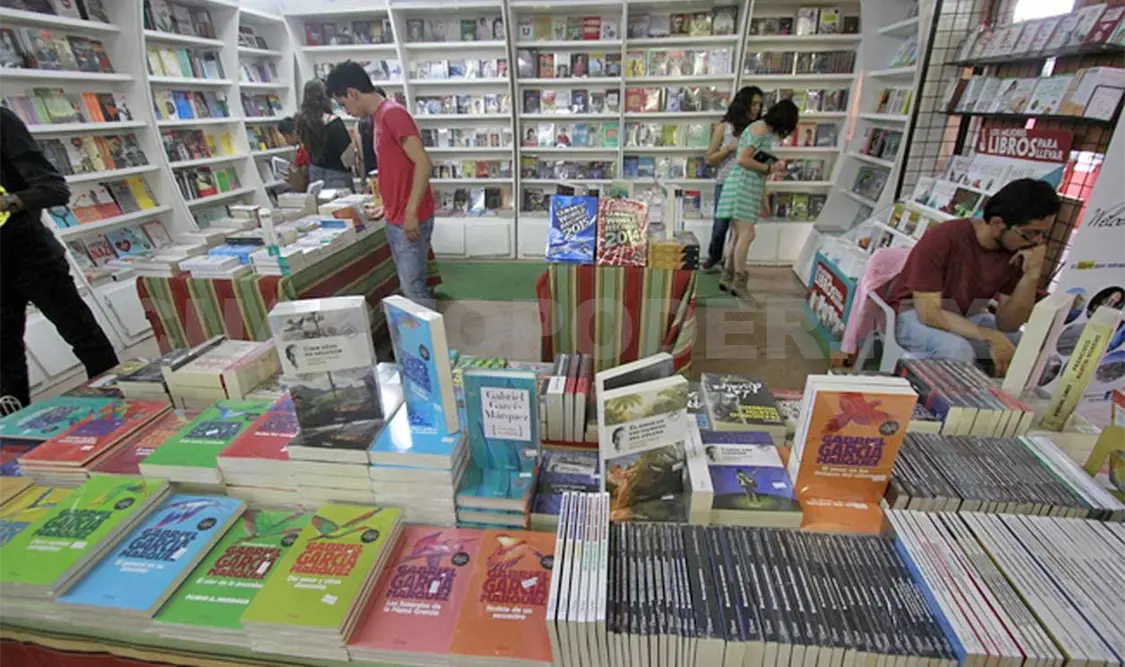 La sección de revistas o venta de libros en tiendas departamentales fue el lugar más visitado por lectores