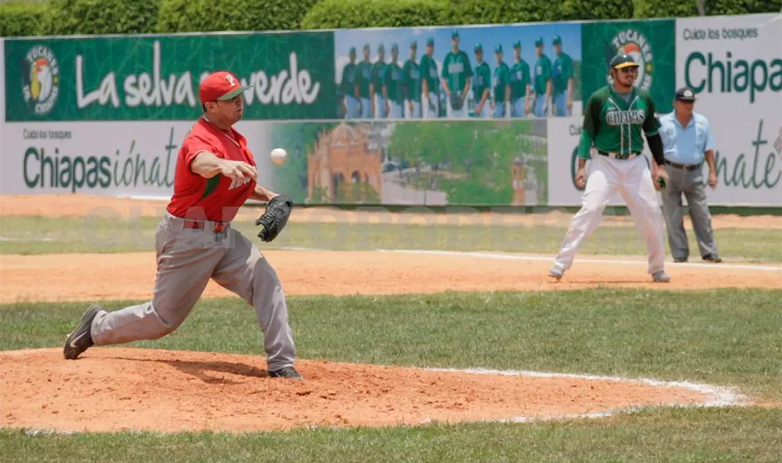 Industriales blanqueó a Tucanes en el juego 1