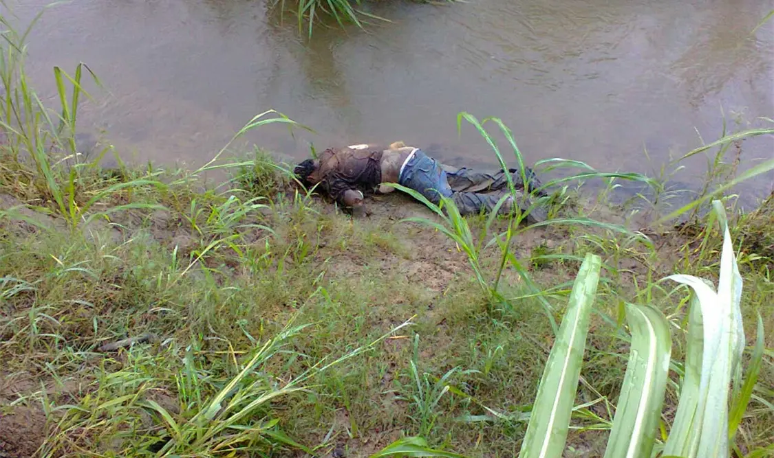 El cadáver de un presunto guatemalteco fue localizado en la orilla del río Cuil en Huixtla. Rafael Victorio / CP