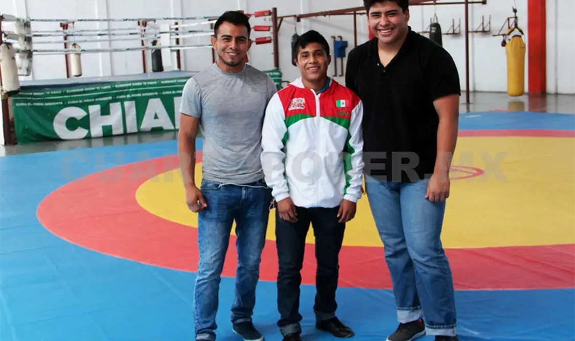 Tres chiapanecos regresan de Europa