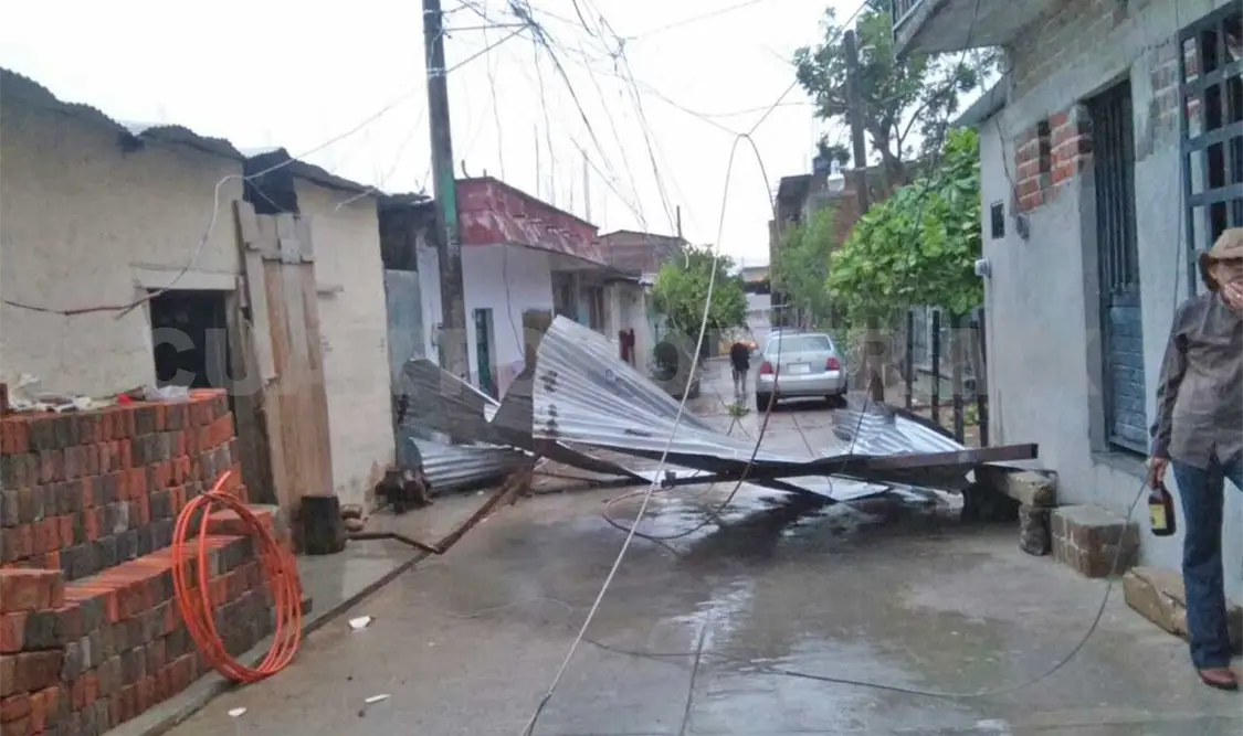 Casas dañadas por fuerte tormenta