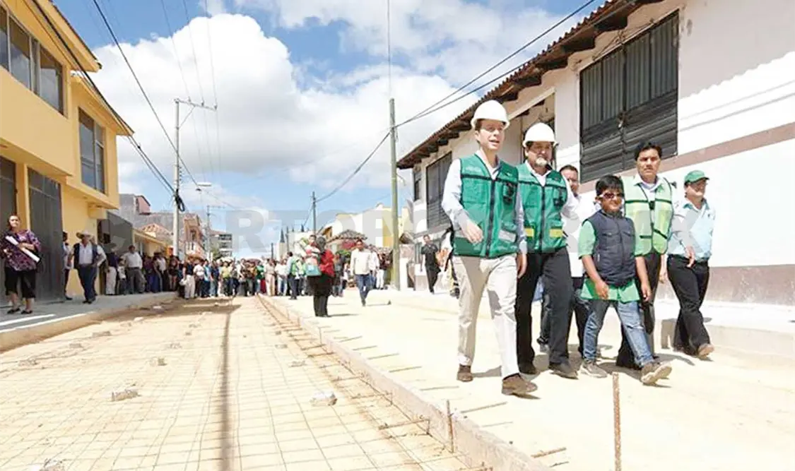 Manuel Velasco Coello supervisa Par vial en Comitán