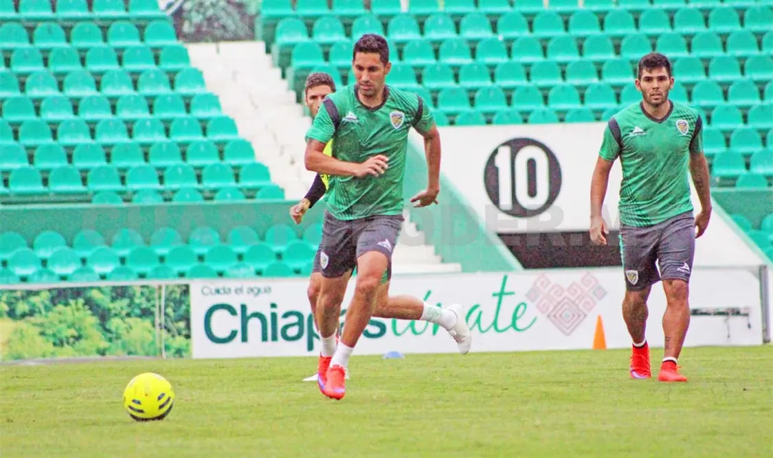 Jaguares reanuda trabajos en casa