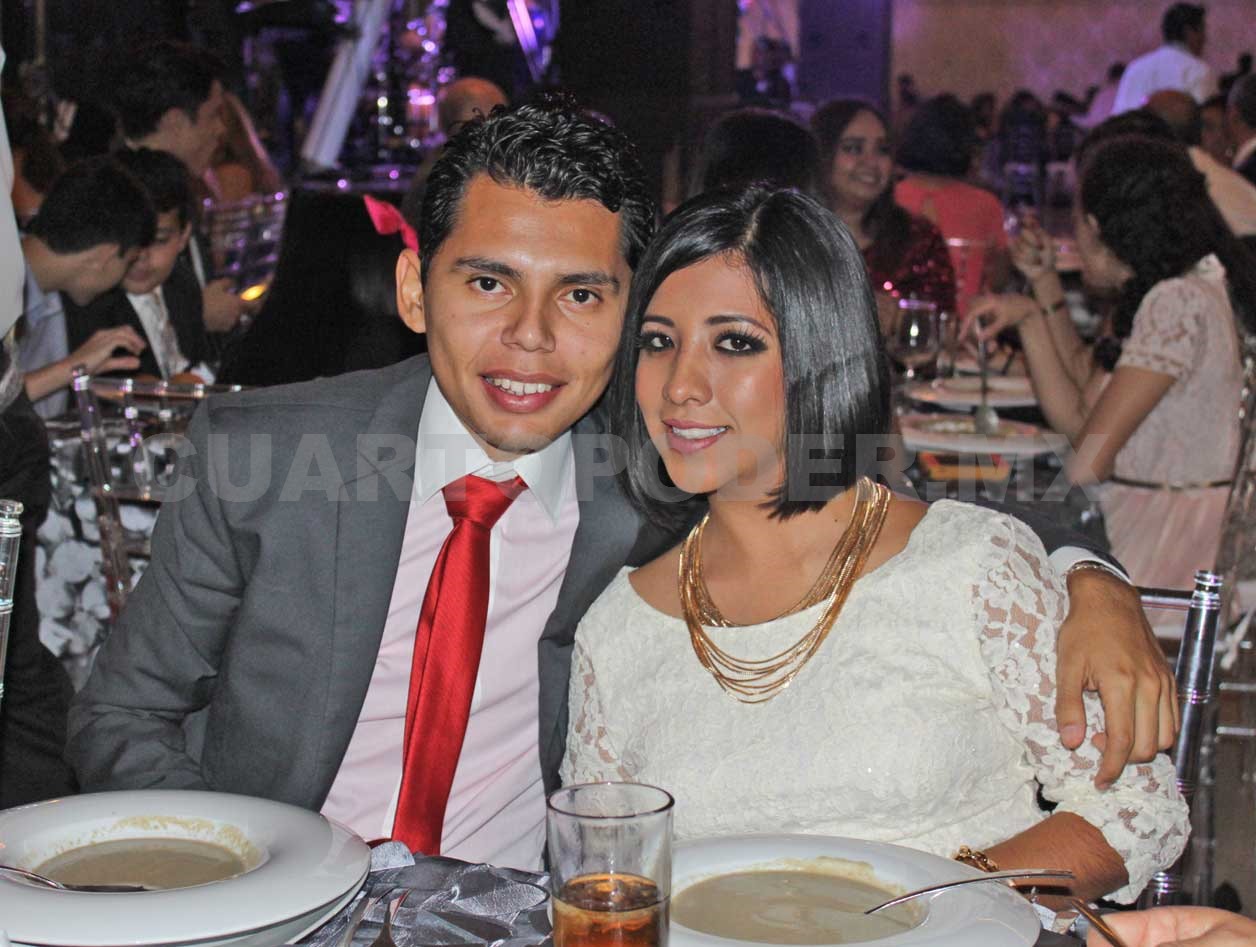 Aixa Valeria celebró sus XV años