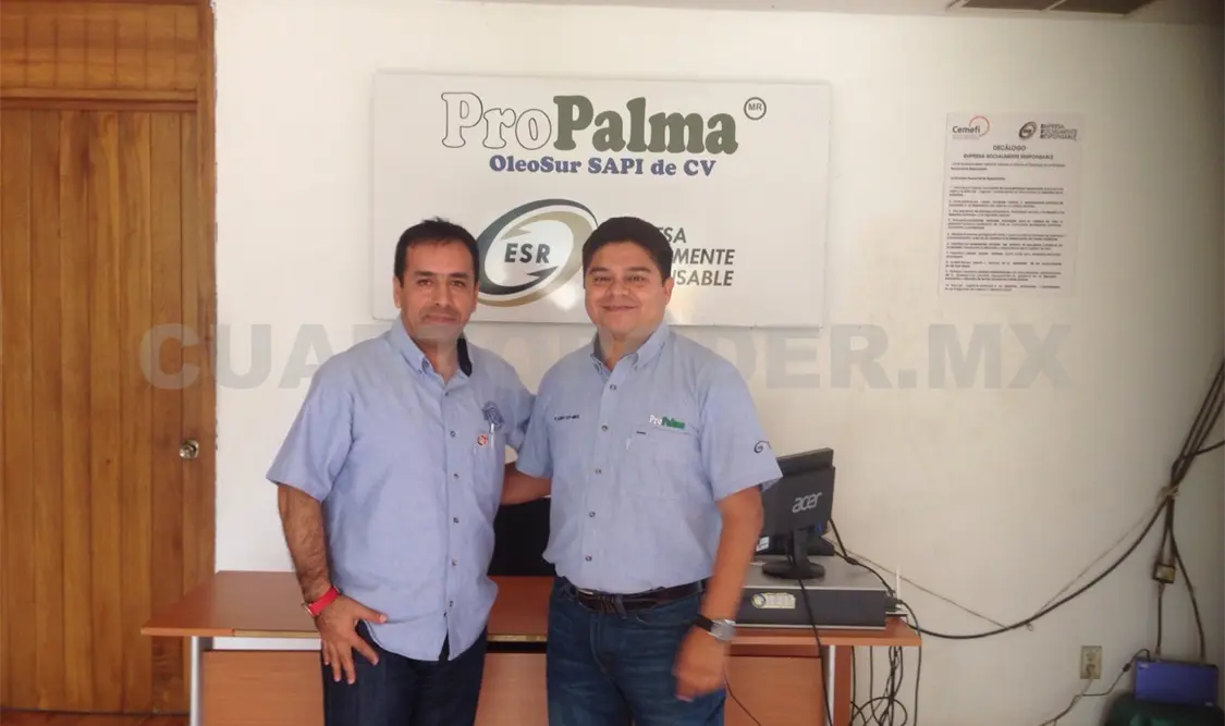 Juan Pablo Cañaveral y el gerente de esta empresa aceitera. Cortesía. CP