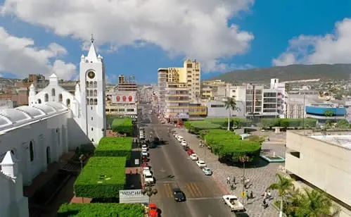 Grupos de comerciantes insisten en mejorar la centro centro de la capital de Chiapas. CP