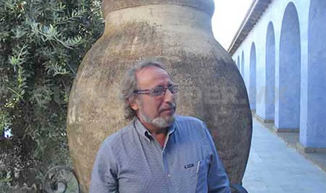 Eduardo Mosches, el creador del poemario