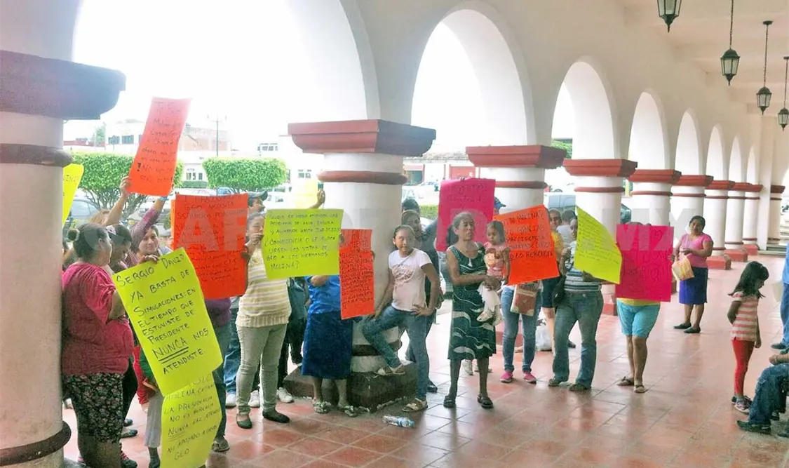 Manifestación en Chiapa de Corzo por servicios