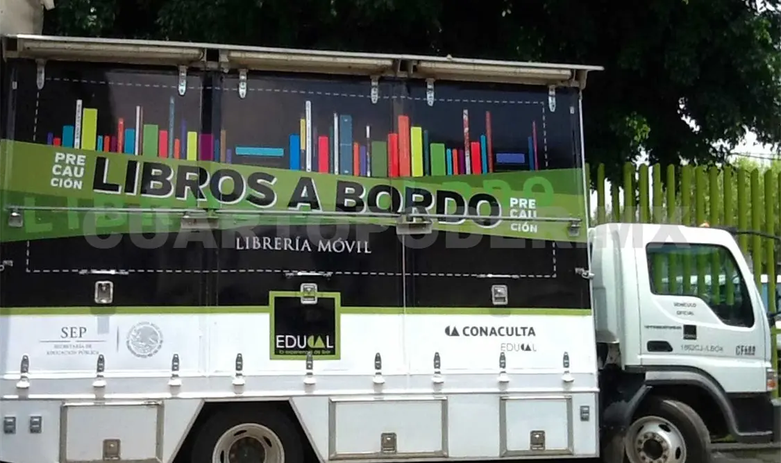 El Librobús es un camión expandible de 6.5 toneladas