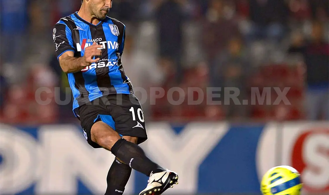 El encuentro, que constó de cuatro episodios de media hora, se disputó en la cancha del estadio Nemesio Díez, donde el primer capítulo terminó sin anotaciones. Cortesía