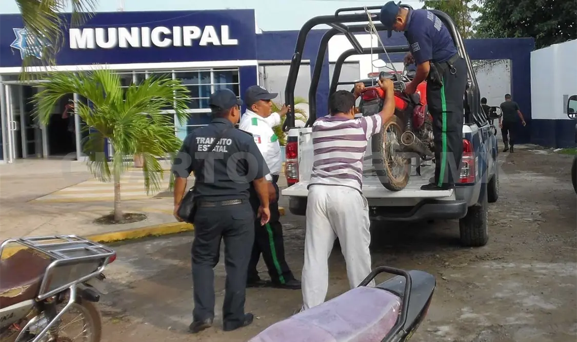 Las motocicletas fueron llevadas a las oficinas de Tránsito del Estado, donde sus respectivos dueños podrán reclamarlas. Rafael Victorio / CP