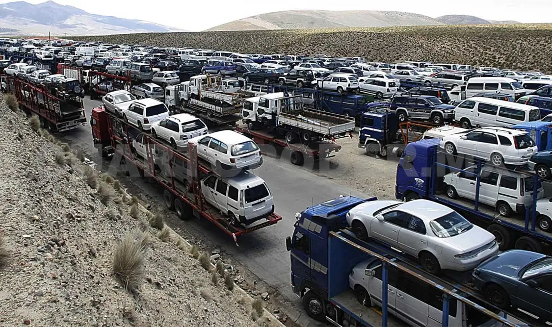 Detectan importación ilegal de autos