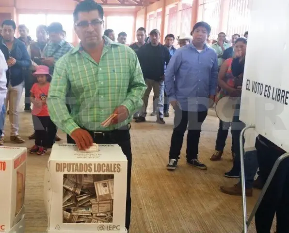 Fernando Hernández López, voto en La Independencia