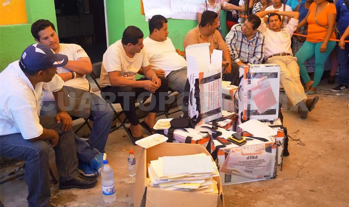 Se enfrentan morados y verdes