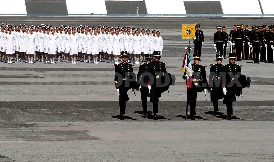Abanderamiento de 49 cadetes del Heroico Colegio Militar. Notimex