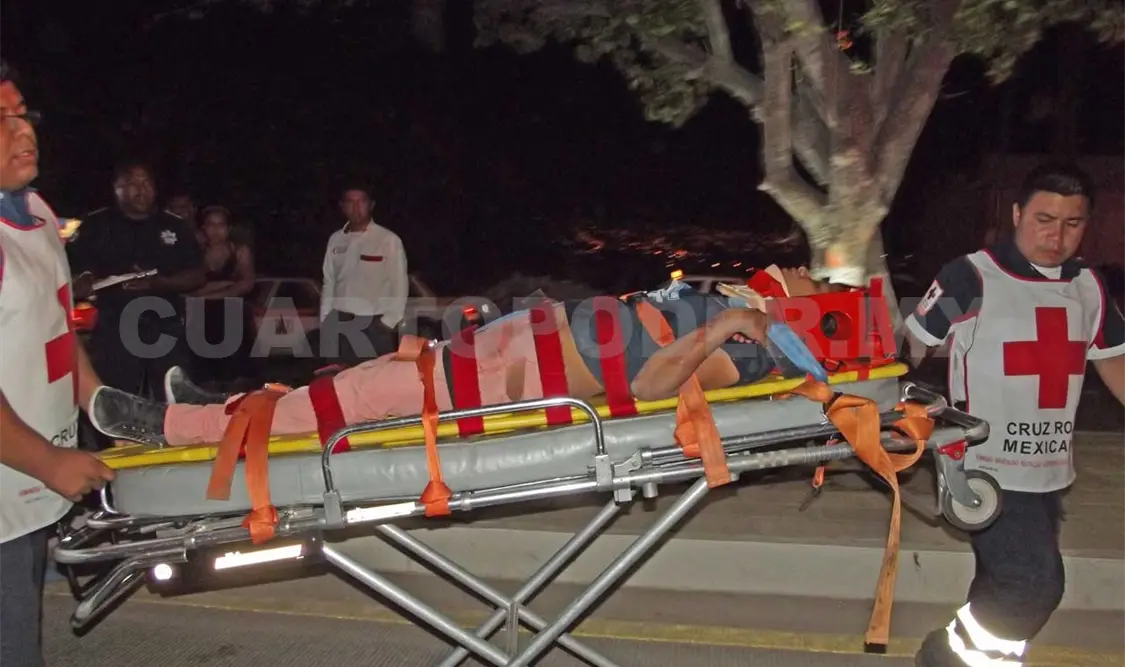 La jovencita, no identificada, fue llevada a la clínica de la benemérita institución. A. Alegría / CP