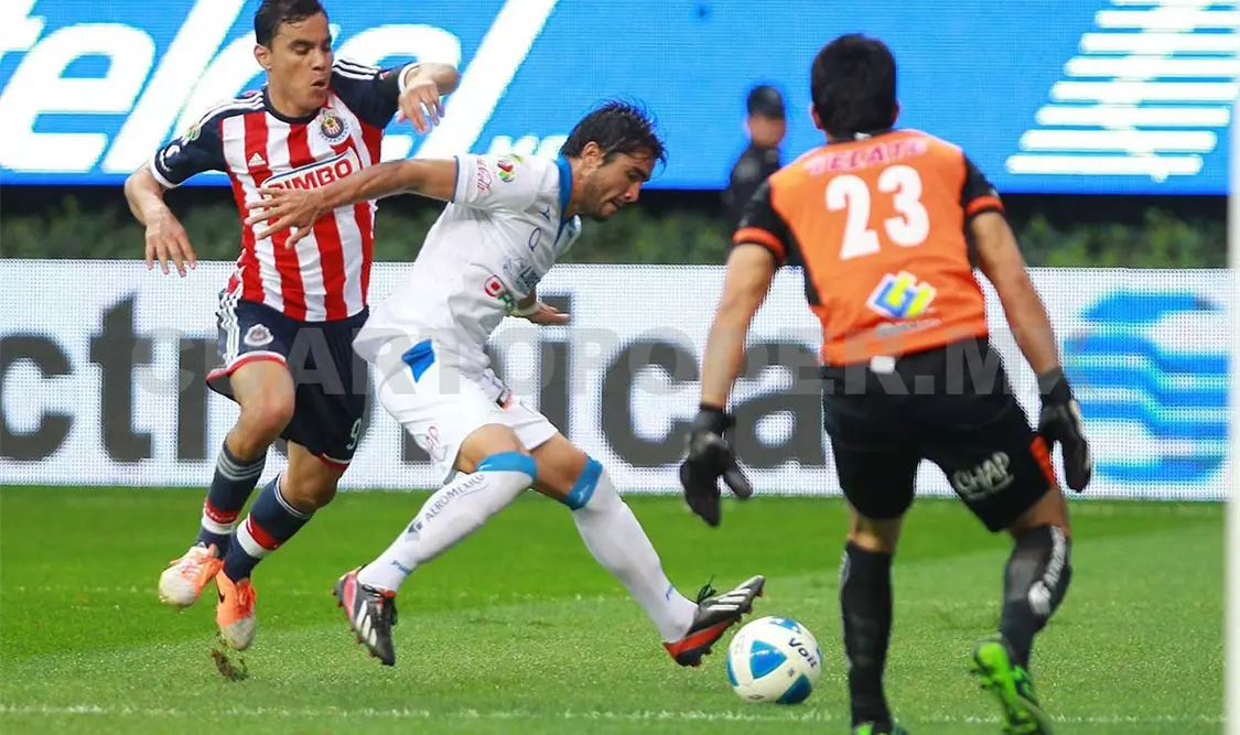 Chivas y Pumas abren actividad en llave uno