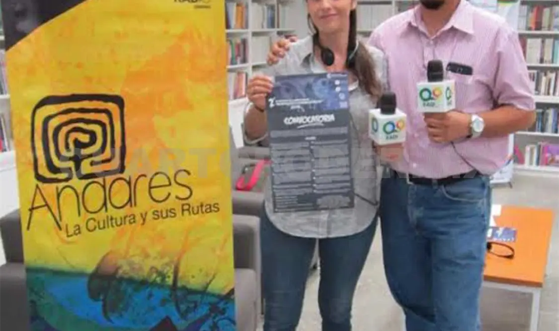 En pleno anuncio de la convocatoria de cuento de breve
