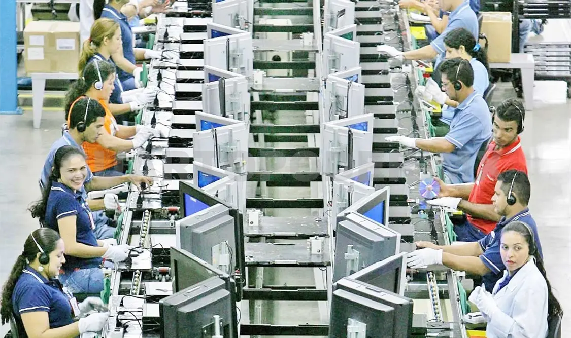 Crecen negocios y empleos en cinco años